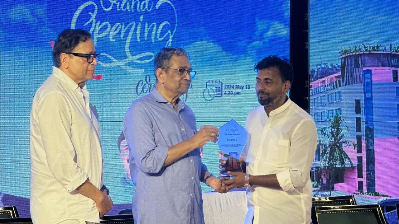 Grand opening ceremony — exchange of mementos